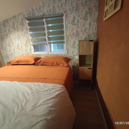 Chambre Au Coeur Du Luberon Bed & Breakfast Cereste Exterior photo