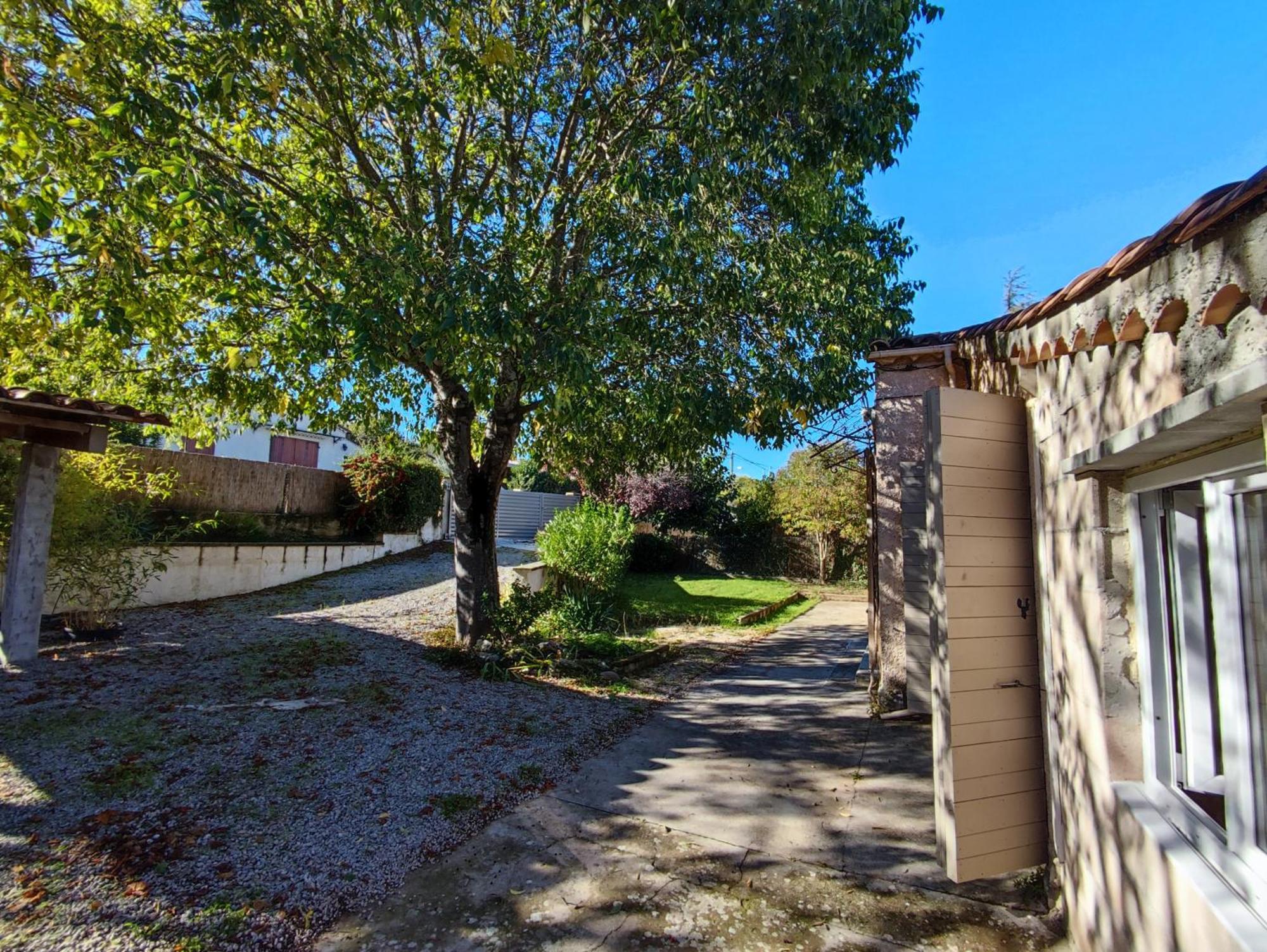 Chambre Au Coeur Du Luberon Bed & Breakfast Cereste Exterior photo