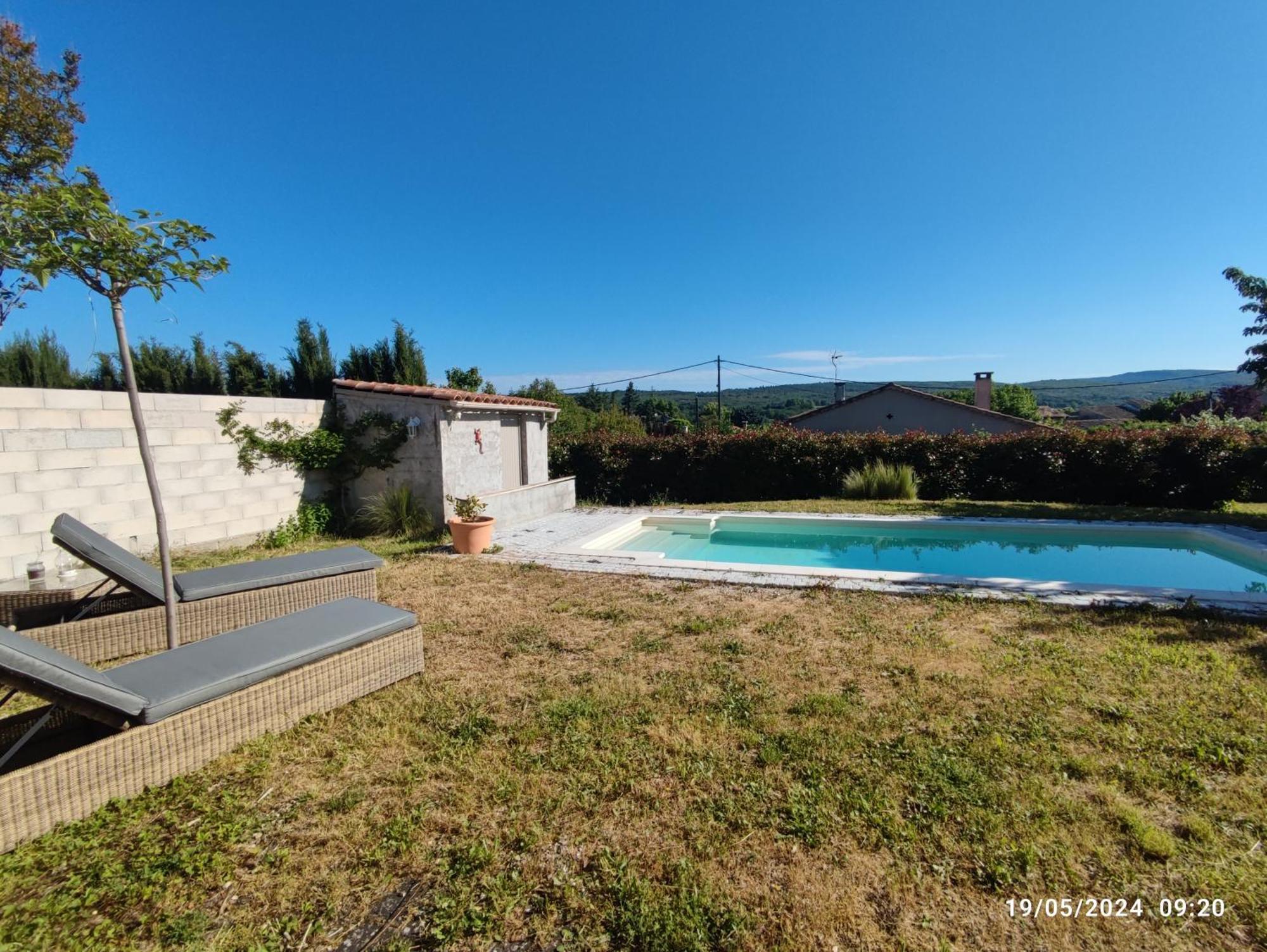 Chambre Au Coeur Du Luberon Bed & Breakfast Cereste Exterior photo